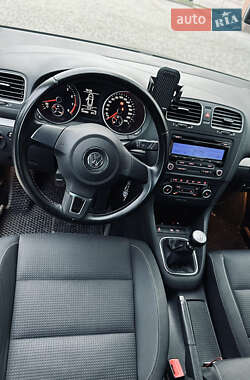 Хэтчбек Volkswagen Golf 2010 в Ивано-Франковске