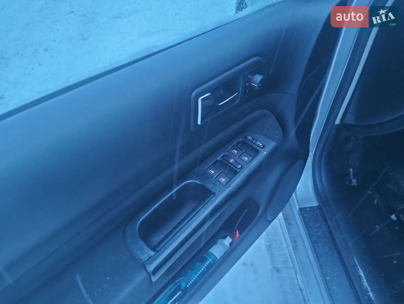 Хетчбек Volkswagen Golf 2002 в Львові