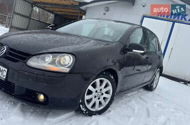 Хетчбек Volkswagen Golf 2004 в Львові