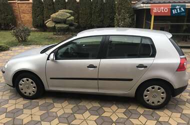 Хетчбек Volkswagen Golf 2004 в Миколаєві