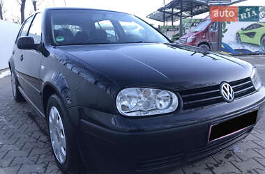 Хэтчбек Volkswagen Golf 2003 в 