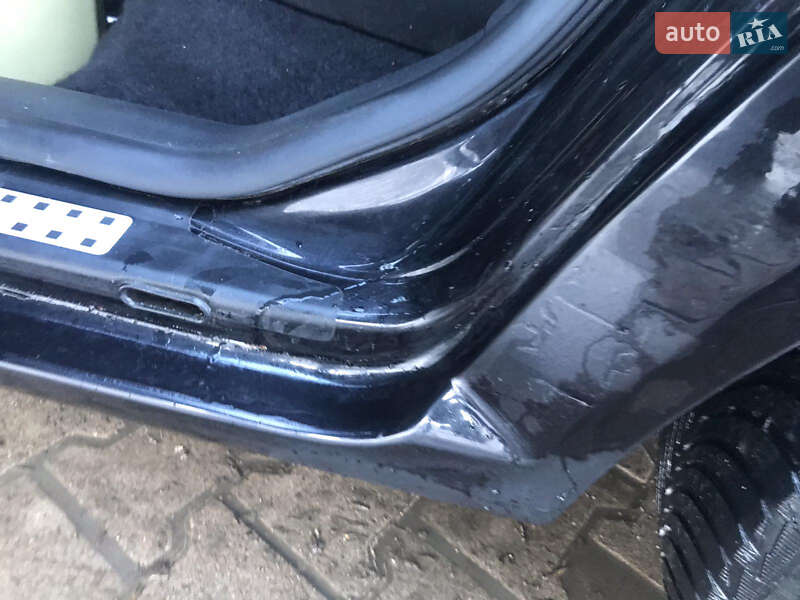 Хетчбек Volkswagen Golf 2003 в Снятині