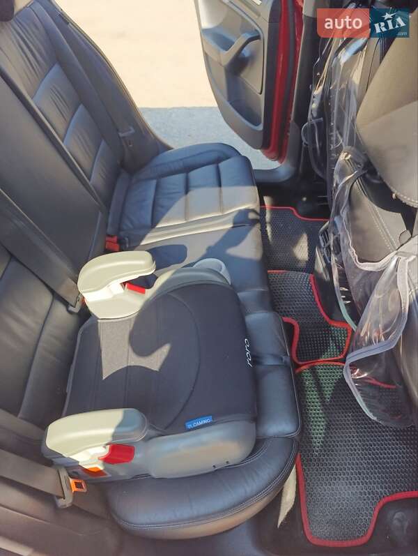 Универсал Volkswagen Golf 2010 в Оброшином