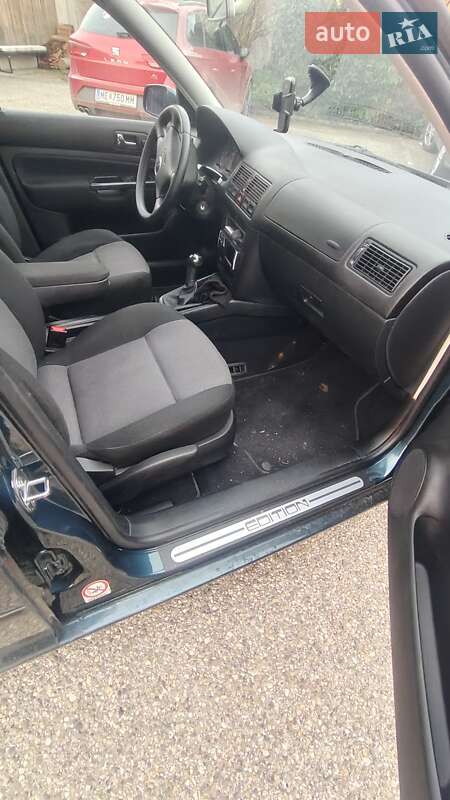 Хетчбек Volkswagen Golf 2000 в Чернігові