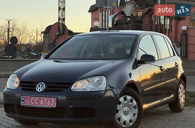 Хетчбек Volkswagen Golf 2005 в Львові