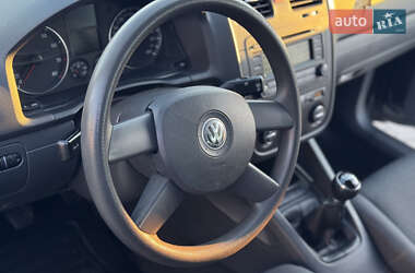 Хетчбек Volkswagen Golf 2005 в Львові