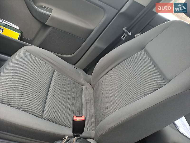 Хэтчбек Volkswagen Golf 2005 в Желтых Водах