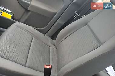 Хэтчбек Volkswagen Golf 2005 в 