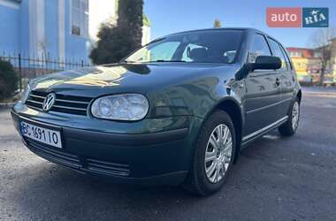 Хетчбек Volkswagen Golf 2001 в Львові