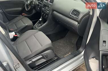 Хэтчбек Volkswagen Golf 2012 в 