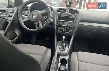 Хэтчбек Volkswagen Golf 2012 в 