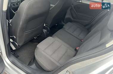 Хэтчбек Volkswagen Golf 2012 в 