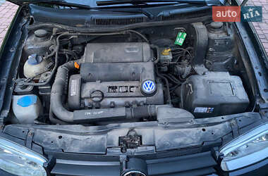 Хэтчбек Volkswagen Golf 2002 в 