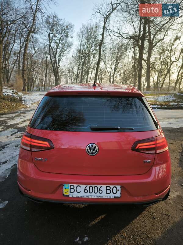 Хетчбек Volkswagen Golf 2017 в Львові