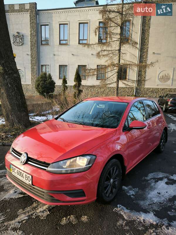 Хетчбек Volkswagen Golf 2017 в Львові