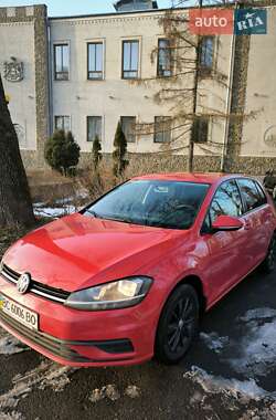 Хетчбек Volkswagen Golf 2017 в Львові