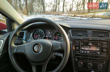 Хетчбек Volkswagen Golf 2017 в Львові