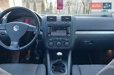 Хэтчбек Volkswagen Golf 2006 в Ходорове