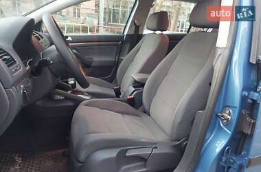 Хетчбек Volkswagen Golf 2004 в Одесі