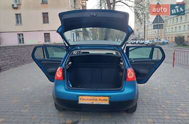 Хетчбек Volkswagen Golf 2004 в Одесі