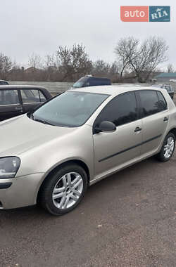 Хетчбек Volkswagen Golf 2004 в Коростені