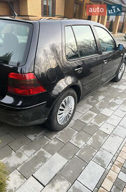 Хэтчбек Volkswagen Golf 1999 в 