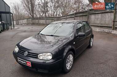 Хетчбек Volkswagen Golf 2001 в Києві