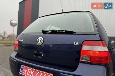 Хетчбек Volkswagen Golf 2003 в Луцьку