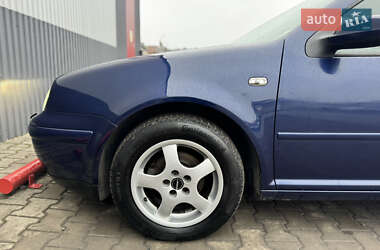 Хетчбек Volkswagen Golf 2003 в Луцьку