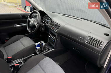 Хетчбек Volkswagen Golf 2003 в Луцьку