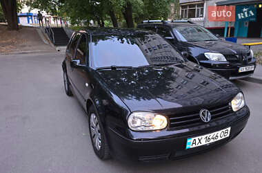 Хетчбек Volkswagen Golf 2002 в Харкові