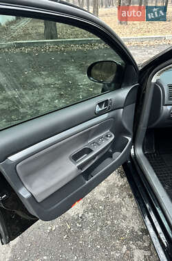 Универсал Volkswagen Golf 2009 в Киеве