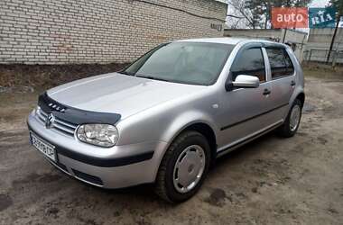 Хетчбек Volkswagen Golf 2001 в Чернігові