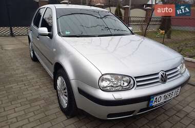 Хетчбек Volkswagen Golf 2002 в Мукачевому