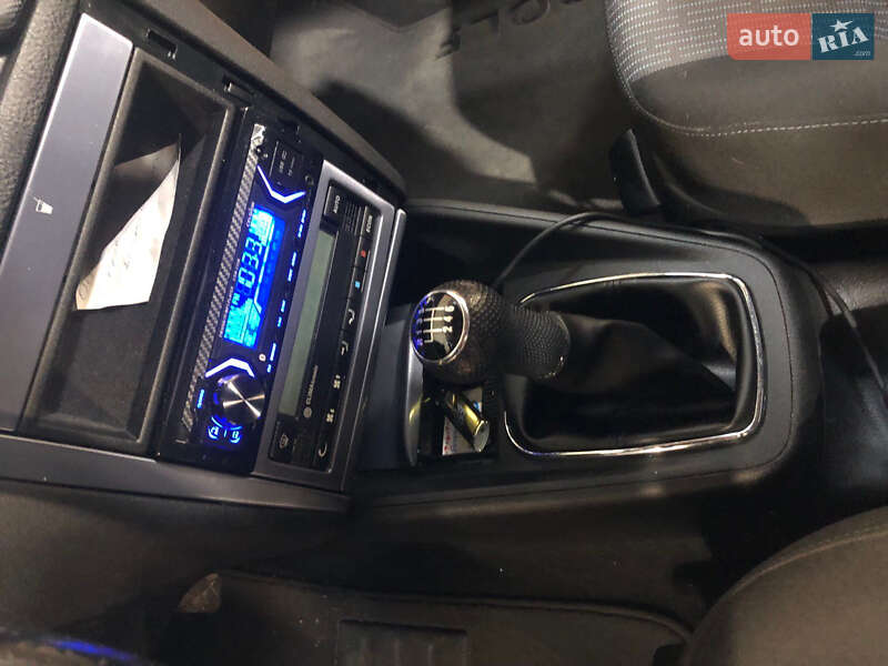 Хетчбек Volkswagen Golf 2003 в Золотоноші