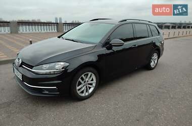 Универсал Volkswagen Golf 2018 в Киеве