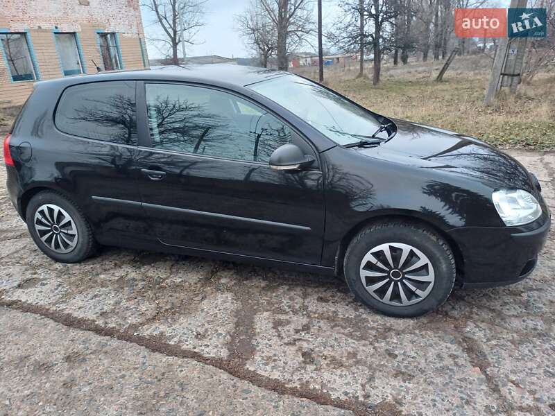 Хэтчбек Volkswagen Golf 2007 в Ананьеве
