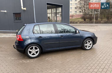 Хэтчбек Volkswagen Golf 2004 в Тернополе