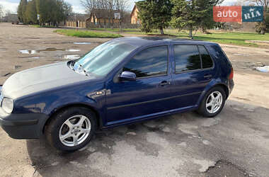 Хетчбек Volkswagen Golf 2002 в Луцьку