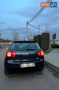 Хэтчбек Volkswagen Golf 2006 в Червонограде