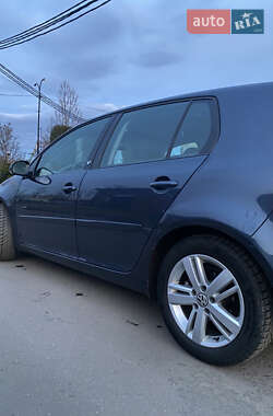 Хэтчбек Volkswagen Golf 2006 в Червонограде