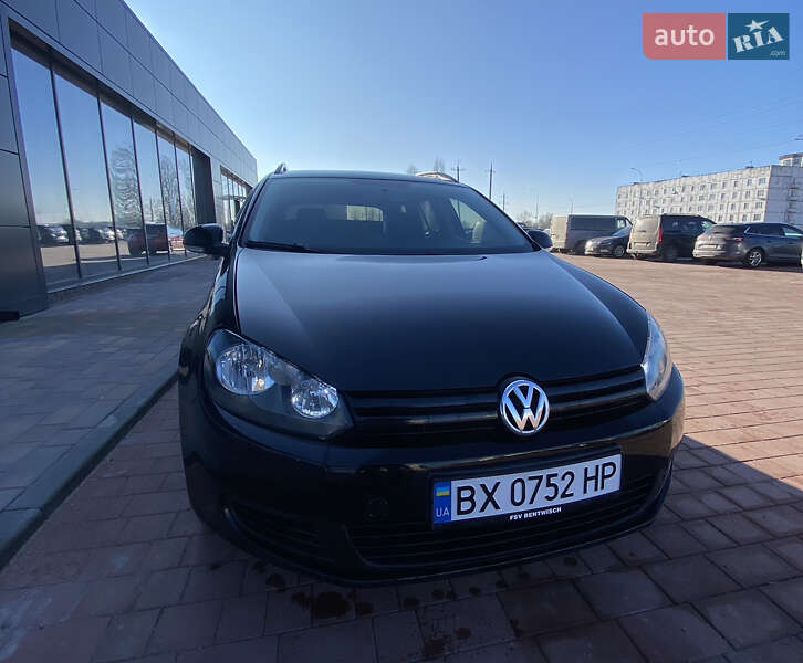 Универсал Volkswagen Golf 2010 в 