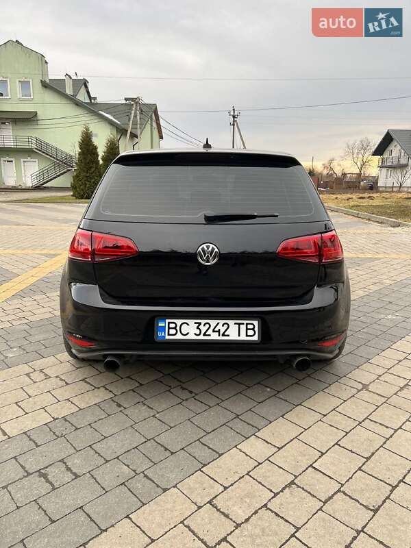 Хэтчбек Volkswagen Golf 2016 в Львове