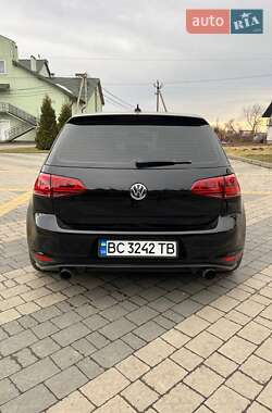 Хетчбек Volkswagen Golf 2016 в 