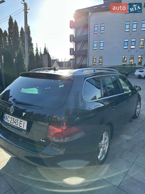 Універсал Volkswagen Golf 2009 в Луцьку