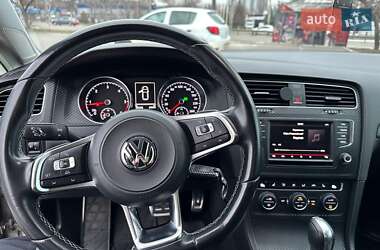 Хэтчбек Volkswagen Golf 2014 в 