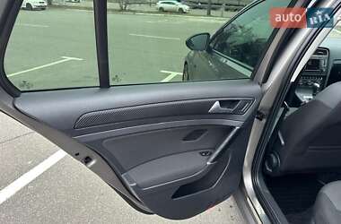 Хэтчбек Volkswagen Golf 2014 в 