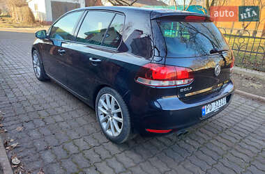 Хэтчбек Volkswagen Golf 2010 в Луцке