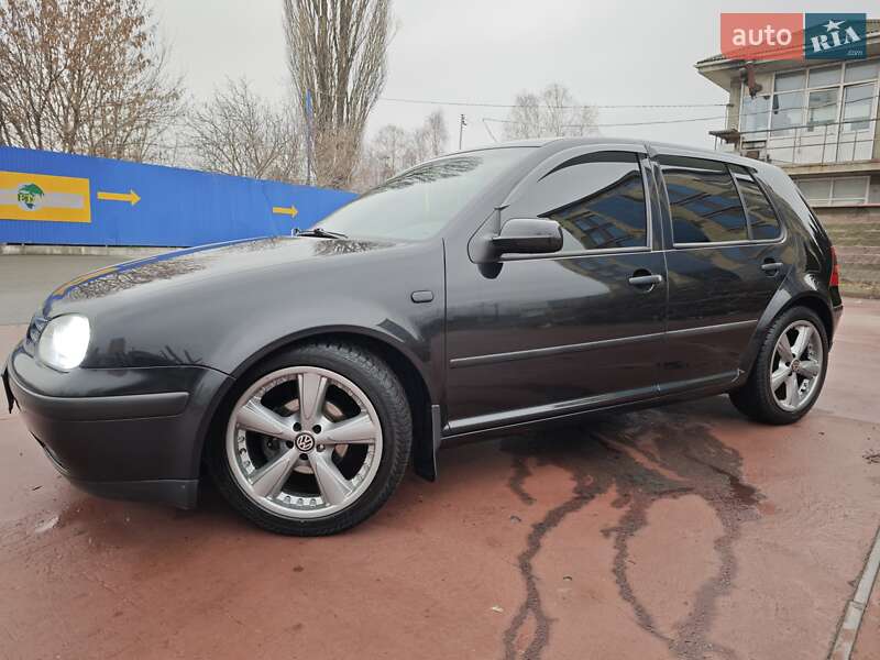 Хетчбек Volkswagen Golf 2001 в Броварах