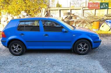 Хетчбек Volkswagen Golf 2001 в Черкасах